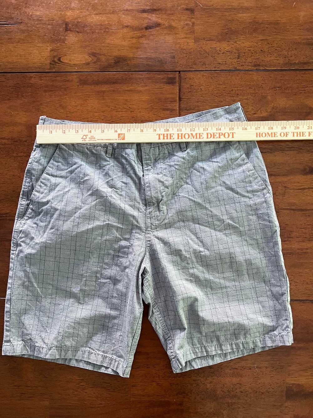 Mens Hurley Gray Shorts, Size 33